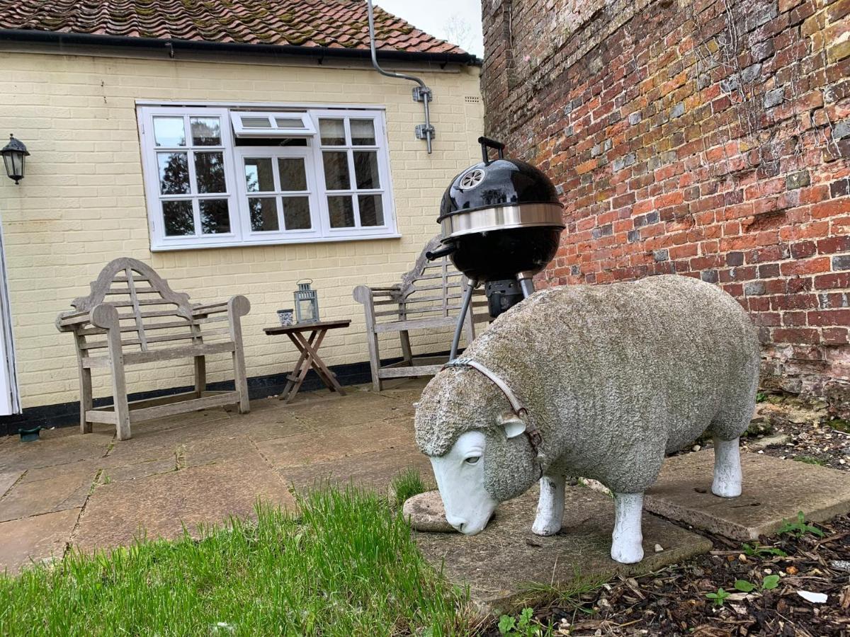 Hidden Gem In Heart Of Breckland Watton Exterior foto